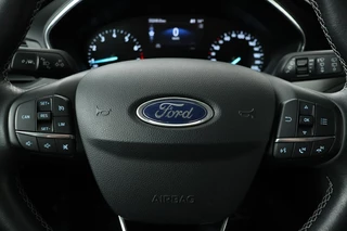 Ford Focus Ford Focus 1.0 EcoBoost Titanium | Trekhaak | Camera |  Full LED | Navigatie | Keyless | Park Assist | Climate control | Getint glas - afbeelding nr 8