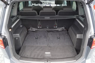 Volkswagen Touran Volkswagen Touran 1.5 TSI DSG R-Line / 7Pers./Panodak /trekhaak wegkl./ACC/Side-as - afbeelding nr 35