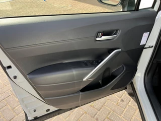 Toyota Corolla Cross Toyota Corolla Cross 2.0 High Power Hybrid First Edition NIEUWE STAAT! - afbeelding nr 17
