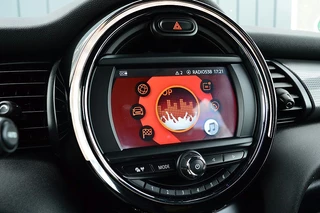 MINI Cooper Rijklaarprijs-Garantie  Navigatie Led Airco Sport stoelen apple carplay - afbeelding nr 22