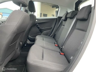 Peugeot 208 Peugeot 208 1.2 Turbo, Luxe uitvoering|Krachtige motor|Cruise - afbeelding nr 13