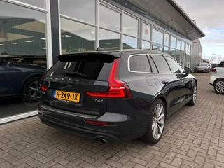 Volvo V60 Volvo V60 2.0 T6 Twin Engine AWD Momentum Pro | Stoelverwarming | Cruise Control | Achteruitrijcamera | Apple Carplay | Navi | Botspreventie | - afbeelding nr 27