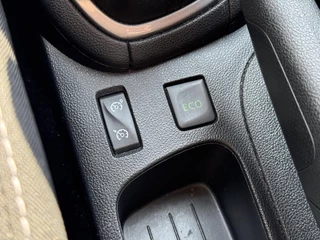 Renault Clio Renault Clio 0.9 TCe Limited 2e Eigenaar,Navi,Airco,Cruise,LM Velgen,PDC Achter,Dealer Onderhouden,N.A.P,APK Tot 01-2026 - afbeelding nr 21