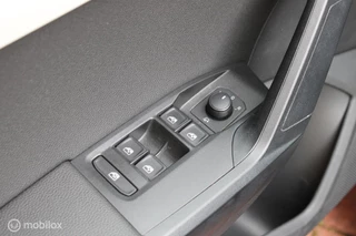 SEAT Arona Seat Arona 1.0 TSI Xcellence Business Intense, DSG, Leder/Alcantara, Trekhaak, Stoelverw, Adaptief cruise, Full led, Pdc voor + achter, Camera, Dodehoek detectie, App connect, Navi, Clima, 18 inch Lmv. - afbeelding nr 39