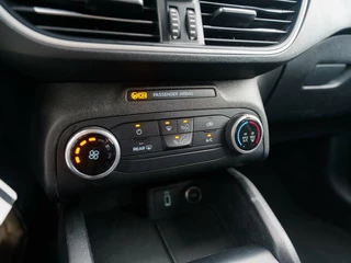 Ford Focus Ford Focus Wagon 1.0 EcoBoost Trend Edition Business | Airco | Navigatie | Trekhaak - afbeelding nr 8