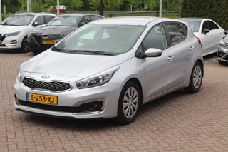 Kia cee'd Kia cee'd 1.6 GDI ComfortLine / Bluetooth  / Radio / Cruise Control / Airco - afbeelding nr 6