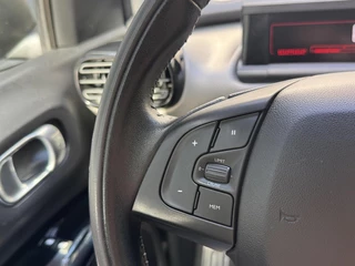 Citroën C4 Cactus Citroen C4 Cactus 1.2 PureTech Shine 110pk Navigatiesysteem | Climate control | Cruise control | Multifunctioneel stuurwiel | Trekhaak | Isofix | Getint glas | Inparkeerhulp | Parkeersensoren voor en achter | Achteruitrijcamera - afbeelding nr 9