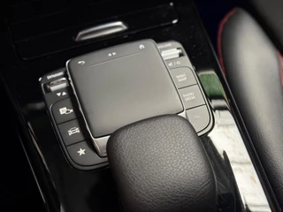Mercedes-Benz A-Klasse Mercedes-Benz A-klasse 220 4MATIC Premium Plus AMG Night | Pano | Keyless | Sfeerverlichting | Memory seats - afbeelding nr 32
