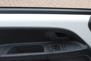 Volkswagen up! Volkswagen up! 1.0 BMT take up! / Airco / Radio / LED Dagrijverlichting / Elektr. ramen voor / Parrot - afbeelding nr 27