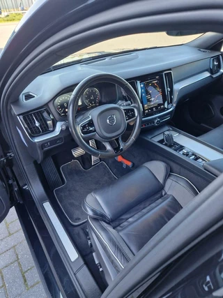 Volvo S60 Volvo S60 2.0 B3 R-Design AUTOMAAT,VOL LEDER,CLIMA,NAVI,CARPLAY,LED - afbeelding nr 12