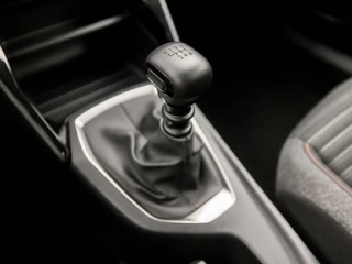 Peugeot 2008 (APPLE CARPLAY, GROOT NAVI, CLIMATE, LED KOPLAMPEN, SPORTSTOELEN, PARKEERSENSOREN, LANE ASSIST, CRUISE, DAB+, NIEUWSTAAT) - afbeelding nr 10
