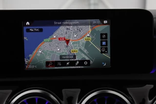 Mercedes-Benz A-Klasse Mercedes-Benz A-klasse 250e AMG | Panoramadak | Stoelverwarming |  Carplay | Navigatie | Full LED | Half leder | Sportstoelen | Park Assist - afbeelding nr 13