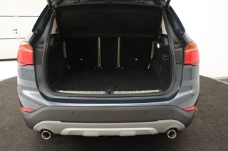 BMW X1 BMW X1 sDrive20i Orange Edition II | Leder |  Stoelverwarming | Head-Up | Full LED | Sportstoelen | Navigatie | Park Assist | Bluetooth - afbeelding nr 19