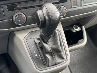 Volkswagen Transporter Volkswagen Transporter 2.0 TDI 150PK Automaat L1H1 T6.1 GB / Dealeronderhouden / Navi / Trekhaak / Airco - afbeelding nr 16
