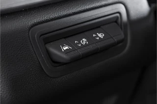 Renault Captur Renault Captur 1.3 TCe 140 PK Intens - Automaat | Cruise | PDC | 360 Camera | App. Connect | ECC | Multi-Sense | LM 18