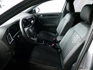 Volkswagen T-Roc Volkswagen T-Roc 1.5 TSI 150PK R-LINE EVO IQ LIGHT ALCANTARA ELEK.KLEP CARPLAY STOEL/STUUR VERW. 18