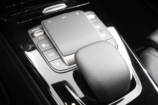 Mercedes-Benz A-Klasse Mercedes-Benz A-klasse 200 Automaat Progressive | Sfeerverlichting | Navigatie | Climate control | Camera | Parkeer sensoren | Half Lederen Bekleding | Led  | Cruise Control | LMV Velgen - afbeelding nr 19