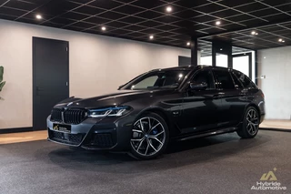 BMW 5 Serie Touring 530e High Exe | HUD | PANO | Trekhaak