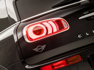 MINI Clubman Automaat (PANORAMADAK, GROOT NAVI, LEDER, STOELVERWARMING, SPORTSTOELEN, HARMAN/KARDON, LED KOPLAMPEN, KEYLESS, GETINT GLAS, NIEUWE APK, NIEUWSTAAT) - afbeelding nr 33