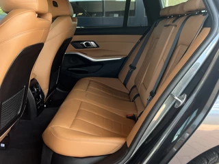 BMW 3 Serie BMW 3 Serie Touring 320d Automaat 190 pk High Executive Edition Navi Adaptieve Cruise Control Life Cockpit Prof Sportstoelen Leer Stoelverwarming DAB Led Koplampen  Extra Getint Glas Parkeersensoren NL Auto BTW - afbeelding nr 12