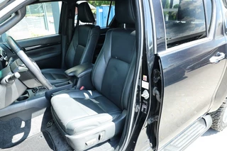 Toyota Hilux Toyota Hilux 2.4 D-4D DUBBEL CABIN EXECUTIVE BE TREKKER A/T 5 SITZ 4WD VAN - afbeelding nr 7