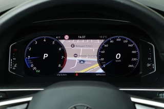 Volkswagen Tiguan Volkswagen Tiguan 1.5 TSI / 2x R-Line / Black Style / Virtual Cockpit / Camera / Matrix LED / Trekhaak / 19