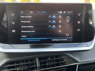 Peugeot 2008 Navigatie Clima + Cruise Controle Dab Lichtmetalen Velgen Carplay Parkeersensoren NL Auto - afbeelding nr 21