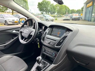 Ford Focus Ford Focus 1.5 TDCI TREND AIRCO NAVI PDC. - afbeelding nr 17