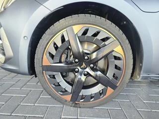 CUPRA Leon Sportstourer CUPRA Leon Sportstourer 1.4 e-Hybrid VZ Copper Edition / Dealer Onderhouden / Pano Dak / Stoel-/Stuurverwarming - afbeelding nr 23