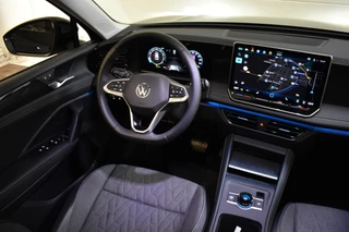 Volkswagen Tiguan Volkswagen Tiguan 1.5 eTSI DSG LIFE EDITION CAMERA/NAVI/TREKHAAK*** - afbeelding nr 11