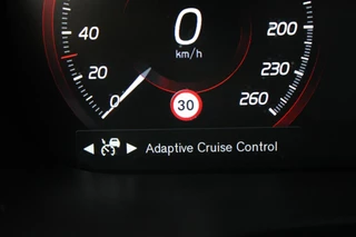 Volvo XC60 Volvo XC60 2.0 T8 Twin Engine AWD R-Design | Pano | Trekhaak - afbeelding nr 29