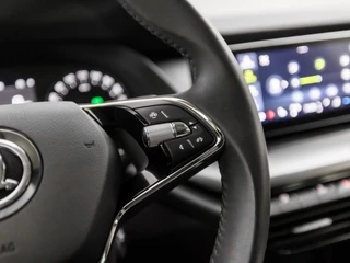Škoda Octavia Škoda Octavia 1.0 e-TSI Sport Automaat (APPLE CARPLAY, GROOT NAVI, CAMERA, GETINT GLAS, SPORTSTOELEN, STOELVERWARMING, KEYLESS, CRUISE, NIEUWE APK, NIEUWSTAAT) - afbeelding nr 20