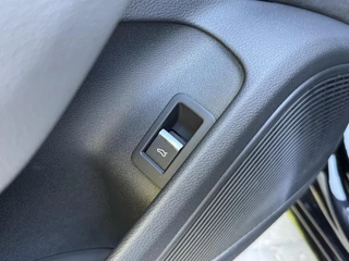 Audi A4 Audi A4 Avant 35 TFSI S-line Automaat | Panoramadak | Leer/alcantara bekleding | Elektrisch verstelbare bestuurdersstoel | LED verlichting | Bang&Olufsen audio | Apple CarPlay | Parkeersensoren voor en achter - afbeelding nr 14