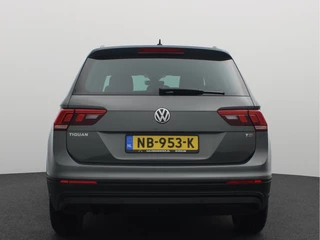 Volkswagen Tiguan AUTOMAAT / GR NAVI / CLIMA / PDC / BLUETOOTH / CRUISE / NL-AUTO - afbeelding nr 4