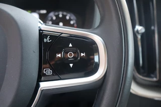 Volvo XC60 Volvo XC60 2.0 B4 Inscript. | Geen import | Schuifdak | Leer | Camera - afbeelding nr 9