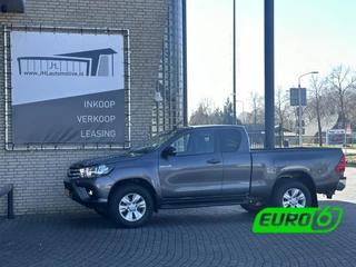 Toyota Hilux - 364533071-0