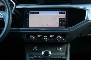 Audi Q3 Audi Q3 35 TFSI / 3x S-Line / 150PK / Automaat / Navi / Matrix LED / Keyless / 19