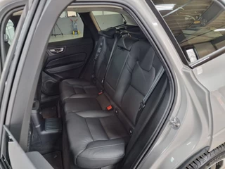 Volvo XC60 Volvo XC60 2.0 T6 Plug-in hybrid AWD Plus Dark 350pk | Elek. panodak | Elektrische stoelen met geheugen | - afbeelding nr 25