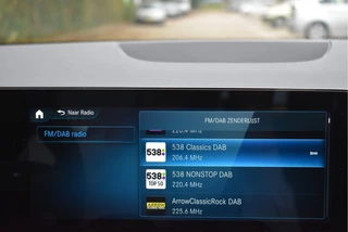Mercedes-Benz B-Klasse Mercedes-Benz B-Klasse 250 e AMG Line | Open dak | Sfeerverl | DAB | Carbon | Carplay | Stoelverw | Full LED | AMG Velgen - afbeelding nr 18