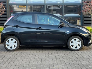 Toyota Aygo Toyota Aygo 1.0 VVT-i x-play | Achteruitrijcamera | Cruise Control | Airconditioning | Elektrische Ramen | - afbeelding nr 23
