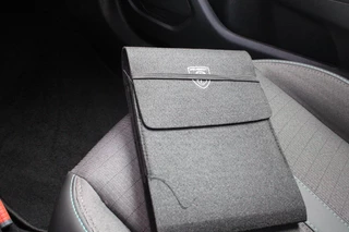 Peugeot 2008 Peugeot 2008 1.2 100PK ALLURE PACK | TREKHAAK | NAVIGATIE | APPLE CARPLAY/ANDROID AUTO | 3-D INSTRUMENTENPANEEL | ACHTERUITRIJ CAMERA | CRUISE CONTROL | LED KOPLAMPEN | CLIMATE CONTROL | 17