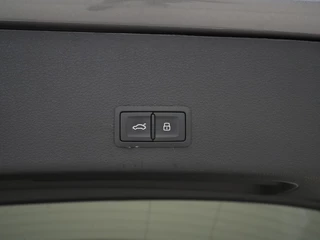 Audi e-tron Carplay Camera Headup Display Stoelverwarming - afbeelding nr 11