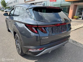Hyundai Tucson Hyundai Tucson 1.6 T MHEV BlackLine 4WD Automaat , Trekhaak 1.650kg Trekgewicht ,  Panorama Dak , Stoel & Stuur verwarming ,  Navigatie & Camera , Parkeerhulp voor & achter, Keyless entry , Electr Achter klep , IQ telefoonlader - afbeelding nr 3