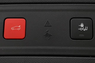 Peugeot 508 Peugeot 508 1.6 HYbrid Allure | Stoelverwarming | Carplay | Camera | Trekhaak | Navigatie | Climate control | Half leder | Cruise control | PHEV - afbeelding nr 10