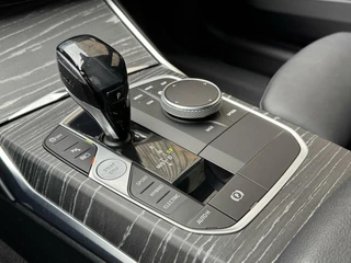 BMW 3 Serie BMW 3-serie Touring 330e Automaat | Leer | Adaptieve cruise control | DAB radio | Getint glas | LED verlichting | Stoelverwarming | Audio installatie | Apple CarPlay | Parkeersensoren voor en achter - afbeelding nr 40