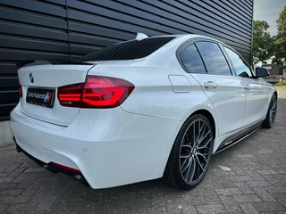BMW 3 Serie BMW 3 Serie 320i M-PERFORMANCE VIRTUAL|M STOEL|LEDER|20'' M|CARPLAY - afbeelding nr 42