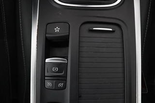 Renault Mégane Renault Mégane 1.2 TCe Bose | Trekhaak | Navigatie | Camera |  Half leder | Keyless | Dodehoek detectie | Massage | Cruise control | Climate control - afbeelding nr 8