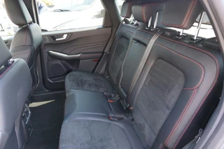 Ford Kuga Ford Kuga 2.5 PHEV ST-Line X 225PK Adaptieve Cruise Winterpack B&O Blind-Spot Navi Climate Privacy Glass Keyless Full-LED *1500KG Trekgewicht* - afbeelding nr 13