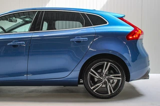 Volvo V40 Volvo V40 2.0 D3 Business Sport PANO| R DESIGN - afbeelding nr 19