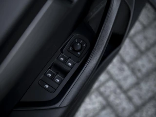 Škoda Karoq Škoda Karoq 1.5TSi ACT 150pk DSG Style Business | Leer | Navi  & App-Connect | 18